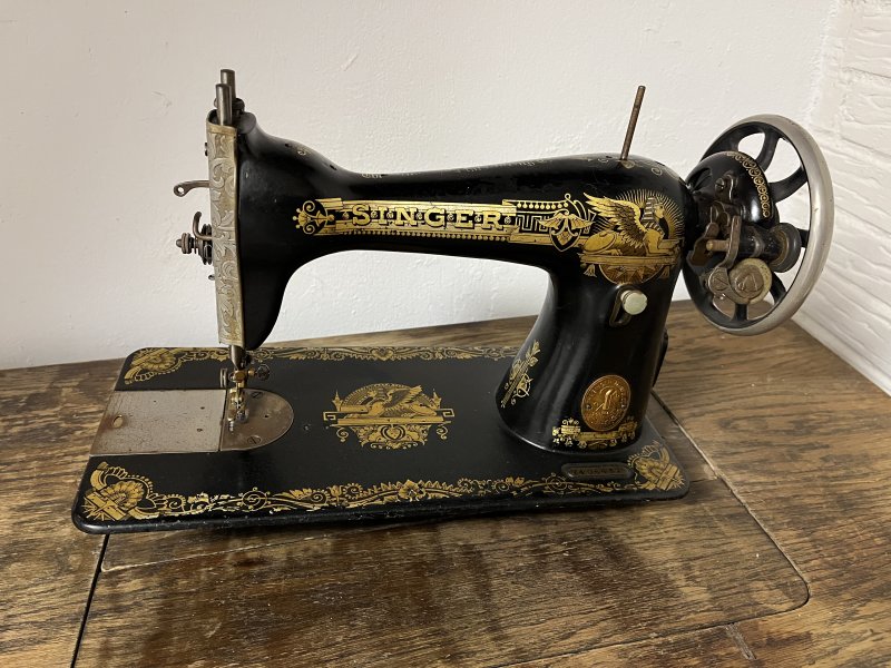 Singer 15K Hauptansicht