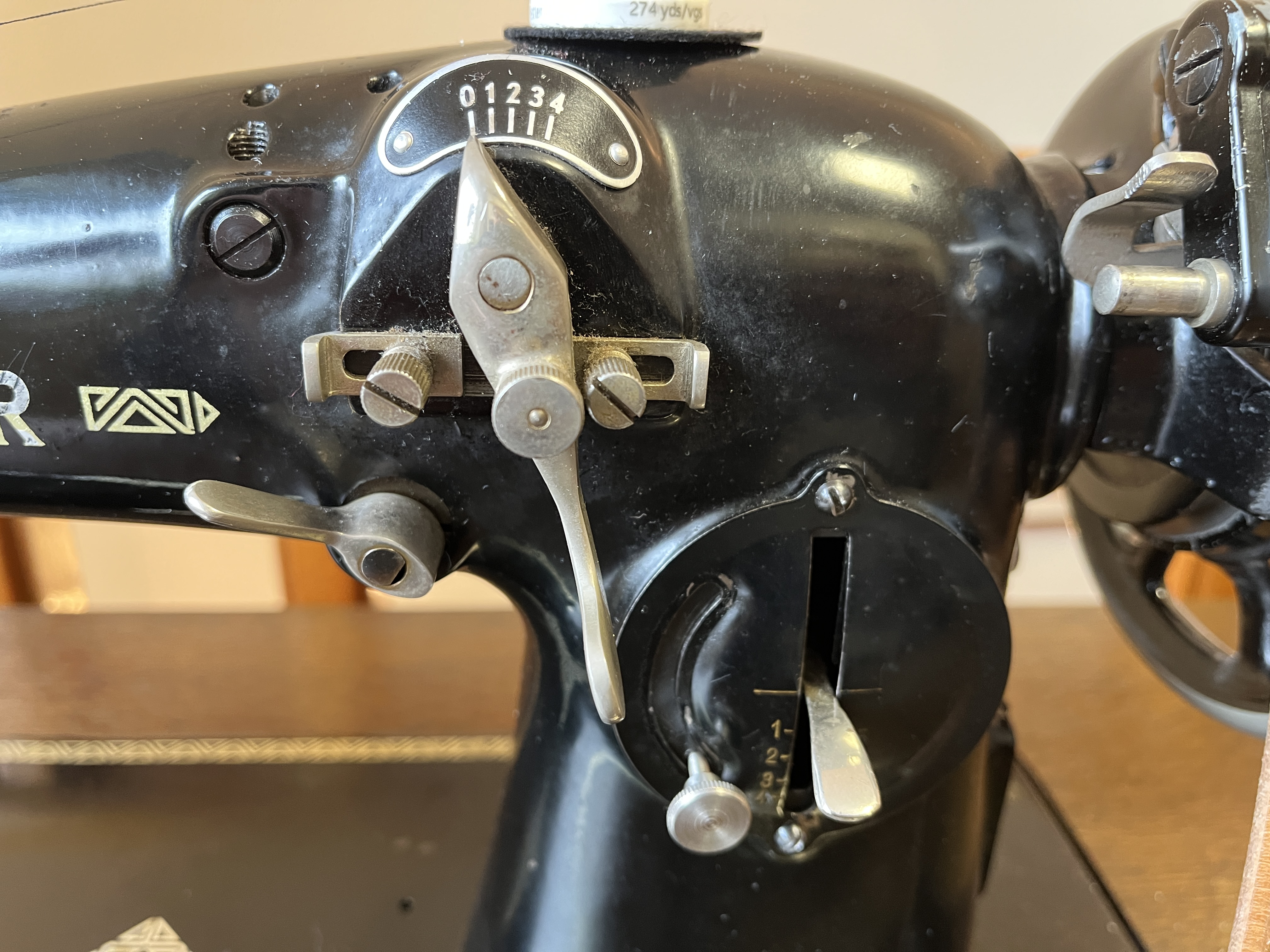 Singer 216 Detail